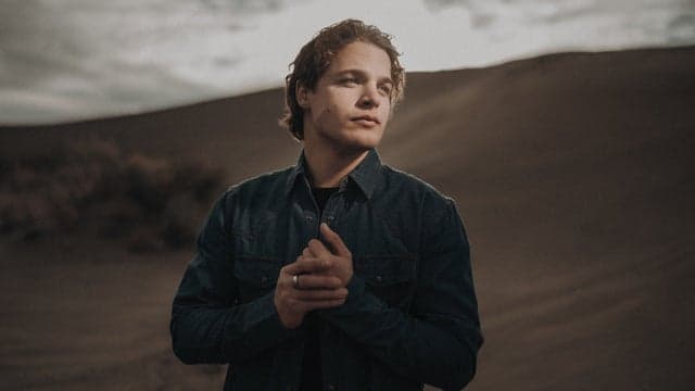 Max McNown - VIP Packages