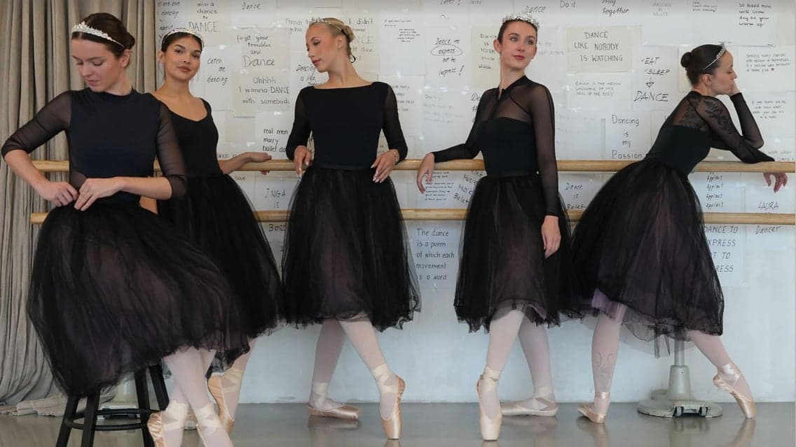 Ballett Grass On Stage
