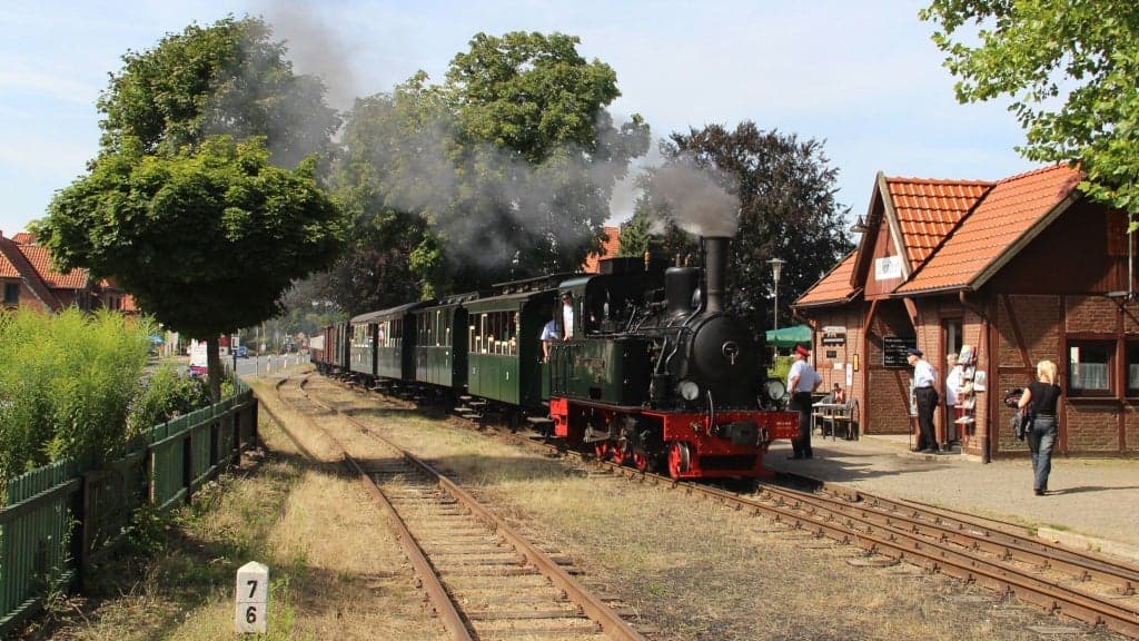 Dampfzugfahrt zur Saisoneröffnung (Hin- und Rückfahrt)