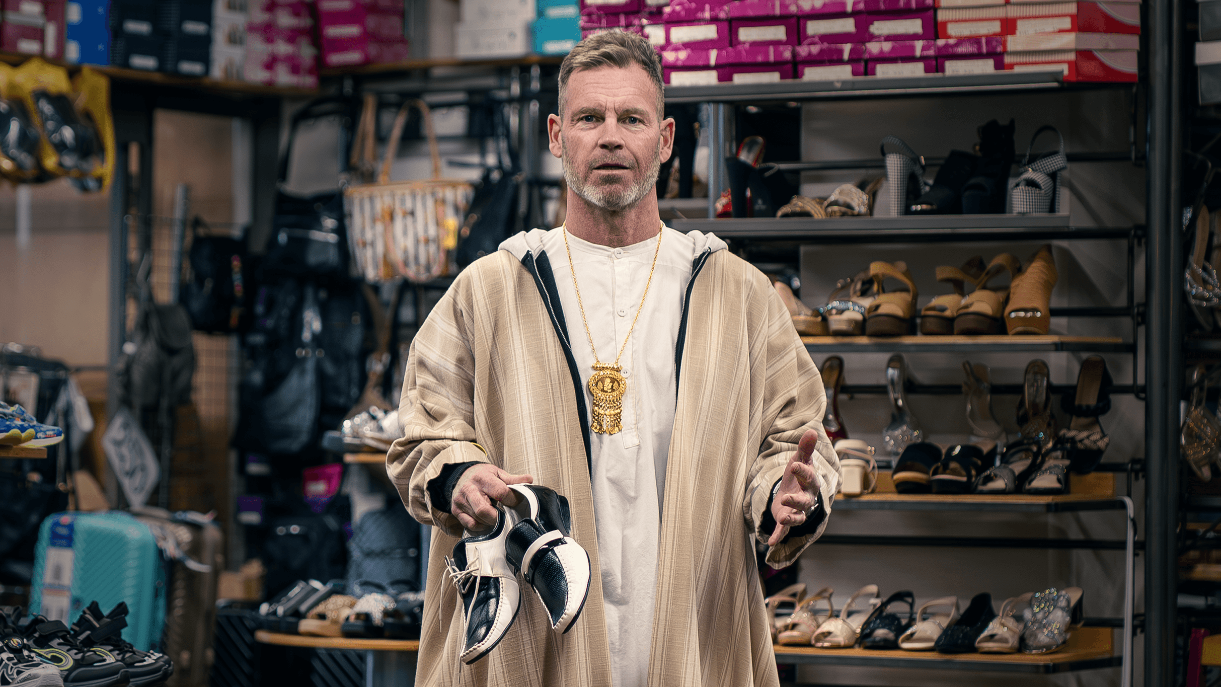 OSVENSK? - Fika, falafel och falukorv