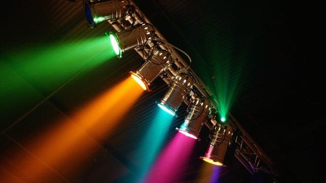 LES FOUS ALLIÉS 2 OU ALLIANCE(S)